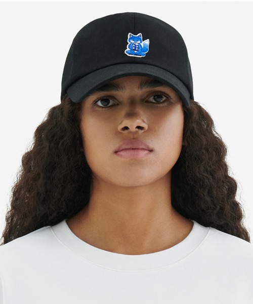 Maison Kitsune(メゾンキツネ)の「Meditation fox cap(キャップ・メンズ・ブラック・S/M)」の5枚目の写真