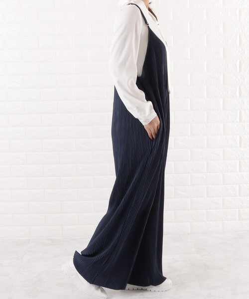 Lace Ladies(レースレディース)の「細ストラップ ワイドパンツ サロペット(サロペット/オーバーオール・レディース・ブラック/ネイビー/グリーン/ダークグレー/グレイッシュベージュ・FREE)」の17枚目の写真