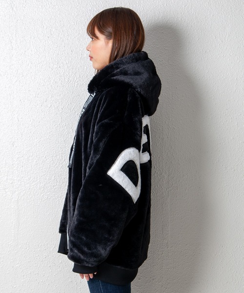 GGD（ジージーディー）の「エコファービッグシルエット裏ボアジップパーカージャケット（ブルゾン・レディース・ブラック/グレー/ホワイト・LL/L/M）」の14枚目の写真