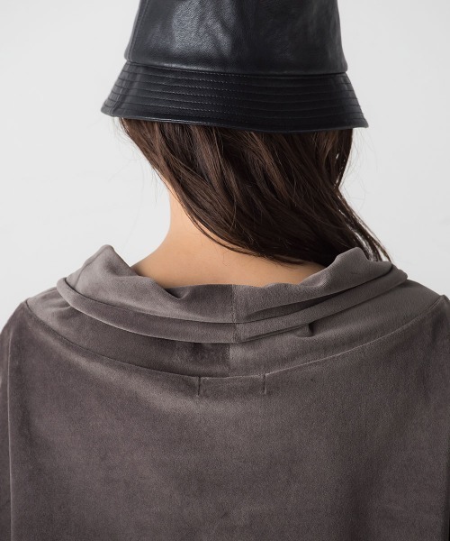 socolla（ソコラ）の「【socolla】抜けエリベロアプルオーバー≪洗濯機で洗える≫（Tシャツ/カットソー・レディース・チャコールグレー/カーキ/ピンク/オフホワイト・M）」の6枚目の写真