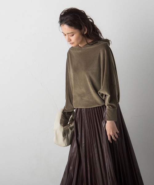 socolla（ソコラ）の「【socolla】抜けエリベロアプルオーバー≪洗濯機で洗える≫（Tシャツ/カットソー・レディース・チャコールグレー/カーキ/ピンク/オフホワイト・M）」の19枚目の写真