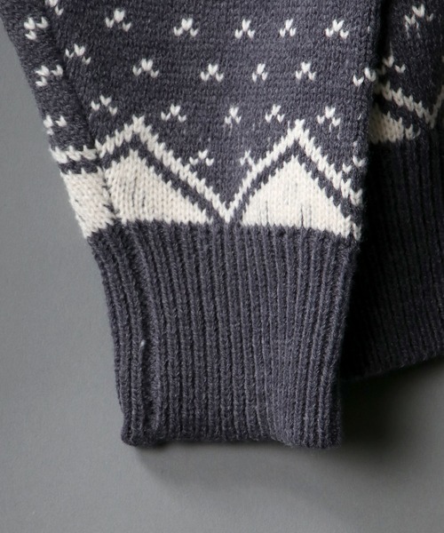 SITRY(シトリー)の「Bird's eye Jacquard Crew neck sweater/バーズアイ柄 ジャガード クルーネック ニット(ニット/セーター・メンズ・ベージュ/チャコールグレー/グリーン・M/L/XL)」の5枚目の写真