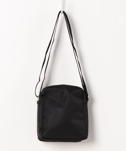 nemne store（ネンネストア）の「【 neonerdyboy コラボ 】ナイロンボディバッグ（ショルダーバッグ・レディース・ブラック・フリー）」の2枚目の写真