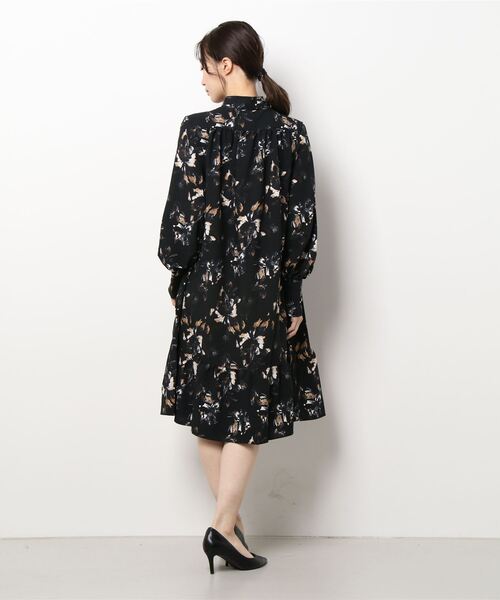 MADEMOISELLE ROPE'(マドモアゼル ロペ)の「【JUST FEMAIL】ASTIミニワンピース(ワンピース・レディース・ブラック・FREE)」の2枚目の写真