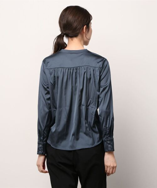 BANANA REPUBLIC FACTORY STORE（バナナリパブリック ファクトリーストア）の「BANANA REPUBLIC FACTORY STORE　　シルキーブラウス（シャツ/ブラウス・レディース・ネイビー/グレー/ホワイト・S/L/XS/M）」の11枚目の写真