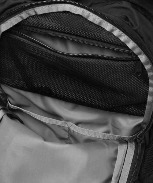 THE NORTH FACE(ザノースフェイス)の「【THE NORTH FACE(ザノースフェイス)】SINGLESHOT(バックパック/リュック・レディース・ブラック・FREE)」の3枚目の写真