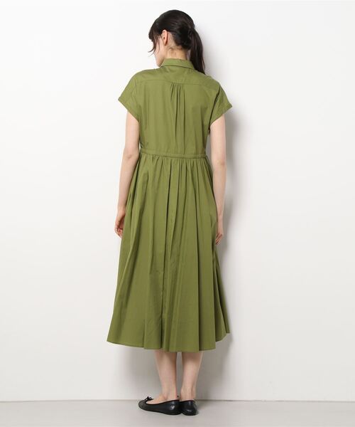 To b. by agnes b.(トゥービーバイアニエスベー)の「WD98 ROBE ロングシャツワンピース(シャツワンピース・レディース・カーキ・40/36/38)」の6枚目の写真