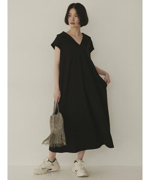 COTORICA（コトリカ）の「袖タックセーラーカラーマキシワンピース（ワンピース・レディース・オフホワイト/ブラック/ベージュ/チャコールグレー/グリーン・FREE）」の10枚目の写真