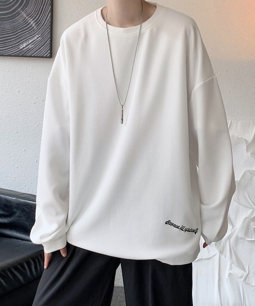 FVLMEN（フルメン）の「【FVLMEN】onepoint logo longsleeve tee/ワンポイント ロゴ ロングスリーブ T（Tシャツ/カットソー・メンズ・オフホワイト/ブラック/ブラウン/ベージュ/ブルー・MEDIUM/LARGE/X-LARGE）」の8枚目の写真