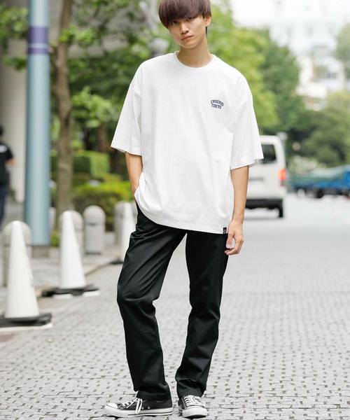 En serio TOKYO(エンソリオトーキョー)の「ワンポイント アーチロゴ ビッグシルエット TEE(Tシャツ/カットソー・メンズ・ホワイト/ブラック/グリーン・LL/M/L)」の6枚目の写真