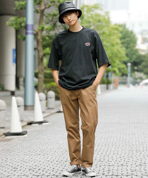 En serio TOKYO(エンソリオトーキョー)の「ワンポイント アーチロゴ ビッグシルエット TEE(Tシャツ/カットソー・メンズ・ホワイト/ブラック/グリーン・LL/M/L)」の11枚目の写真