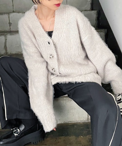 PAGEBOY（ページボーイ）の「ブラッシュヤーンVカーディガン（カーディガン/ボレロ・レディース・ブラック系その他/グリーン系その他/ピンク系その他/グレイッシュベージュ/ターコイズブルー系/オレンジ・FREE）」の13枚目の写真