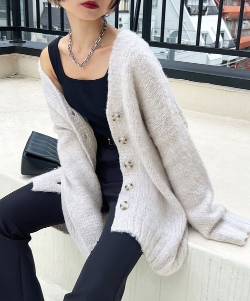 PAGEBOY（ページボーイ）の「ブラッシュヤーンVカーディガン（カーディガン/ボレロ・レディース・ブラック系その他/グリーン系その他/ピンク系その他/グレイッシュベージュ/ターコイズブルー系/オレンジ・FREE）」の11枚目の写真