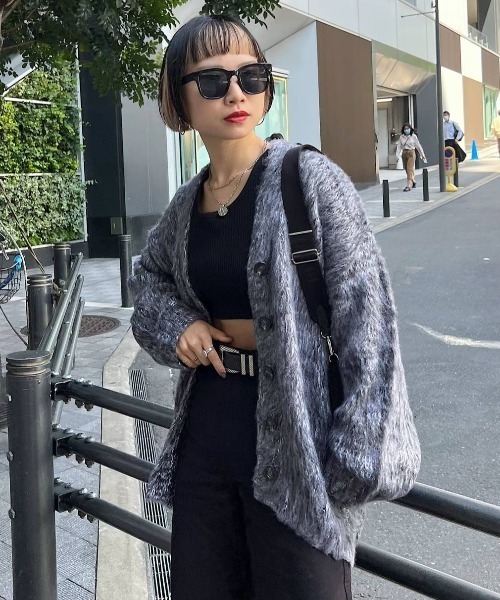 PAGEBOY（ページボーイ）の「ブラッシュヤーンVカーディガン（カーディガン/ボレロ・レディース・ブラック系その他/グリーン系その他/ピンク系その他/グレイッシュベージュ/ターコイズブルー系/オレンジ・FREE）」の8枚目の写真