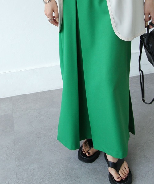 Chillfar（チルファー）の「カラースリットロングナロースカート（スカート・レディース・ブラック/オレンジ/ブルー/グリーン/アイボリー・MEDIUM/LARGE）」の19枚目の写真