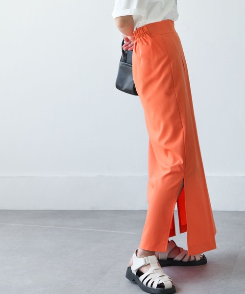 Chillfar（チルファー）の「カラースリットロングナロースカート（スカート・レディース・ブラック/オレンジ/ブルー/グリーン/アイボリー・MEDIUM/LARGE）」の11枚目の写真