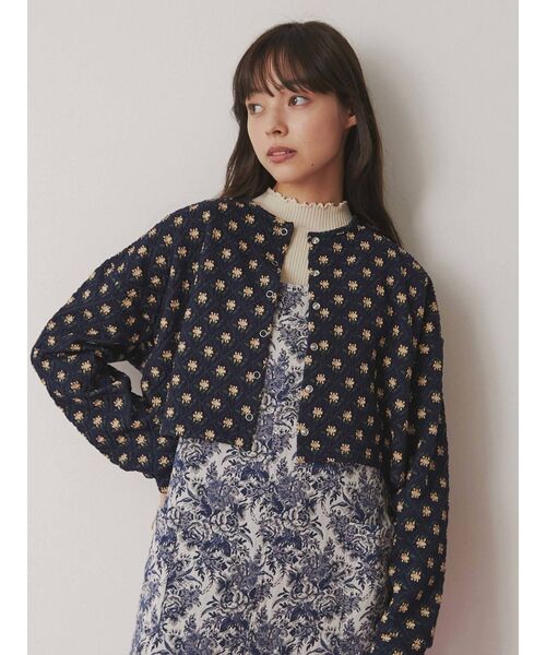 merry jenny（メリージェニー）の「flowerキルトカーディガン（カーディガン/ボレロ・レディース・オフホワイト/ネイビー・FREE）」の2枚目の写真