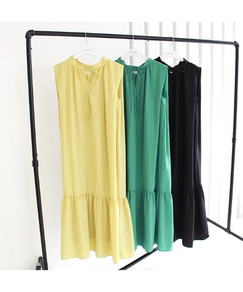 MODE ROBE（モードローブ）の「サイドタックノースリーブワンピース（ワンピース・レディース・ブラック/イエロー/グリーン・FREE）」の11枚目の写真