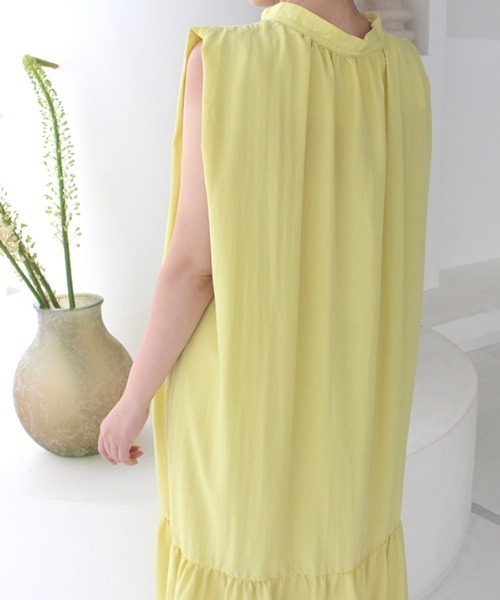 MODE ROBE（モードローブ）の「サイドタックノースリーブワンピース（ワンピース・レディース・ブラック/イエロー/グリーン・FREE）」の13枚目の写真