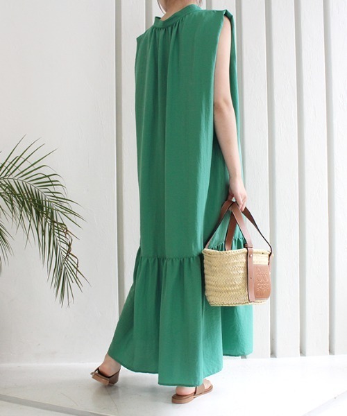 MODE ROBE（モードローブ）の「サイドタックノースリーブワンピース（ワンピース・レディース・ブラック/イエロー/グリーン・FREE）」の8枚目の写真