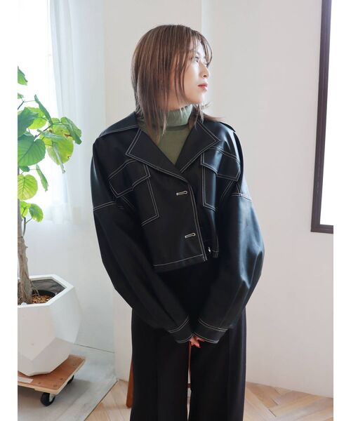 MURUA（ムルーア）の「フェイクレザーショートジャケット（ブルゾン・レディース・ブラック/アイボリー/ダークグレー・FREE）」の13枚目の写真