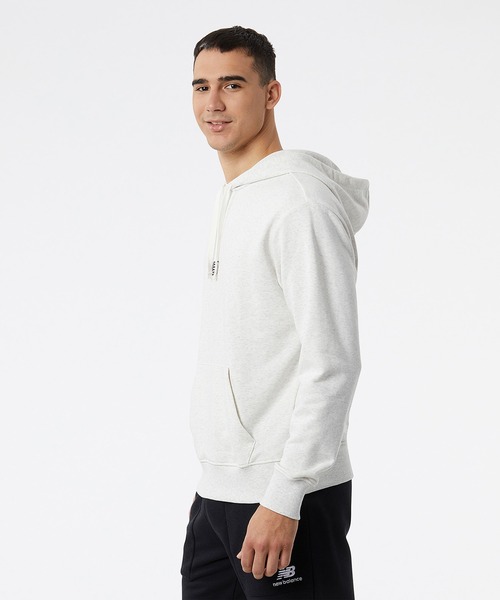 NEW BALANCE(ニューバランス)の「NB Essentials Magnify スウェットプルオーバーフーディー(パーカー・メンズ・ライトブルー/ブラック/ダークグリーン/杢グレー・SMALL/MEDIUM/LARGE/X-LARGE/XX-LARGE)」の11枚目の写真