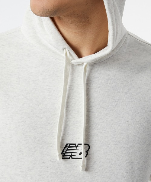 NEW BALANCE(ニューバランス)の「NB Essentials Magnify スウェットプルオーバーフーディー(パーカー・メンズ・ライトブルー/ブラック/ダークグリーン/杢グレー・SMALL/MEDIUM/LARGE/X-LARGE/XX-LARGE)」の13枚目の写真