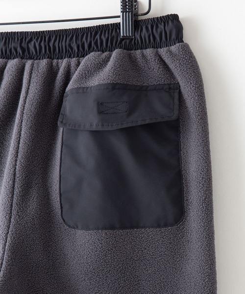 OUTDOOR PRODUCTS APPAREL(アウトドアプロダクツアパレル)の「フリース切り替えパンツ ワンポイントブランドロゴ(その他パンツ・メンズ・ブラック/グレー・SMALL/MEDIUM/LARGE/X-LARGE)」の4枚目の写真