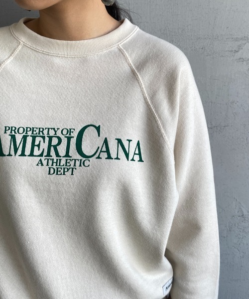 AMERICANA（アメリカーナ）の「【STORY 12月号掲載】[Americana×JEANS FACTORY/アメリカーナ×ジーンズファクトリー] 別注 クラシックロゴプリント クルーネックスウェット（スウェット・レディース・アイボリー/チョコ/グリーン・ONE SIZE）」の14枚目の写真