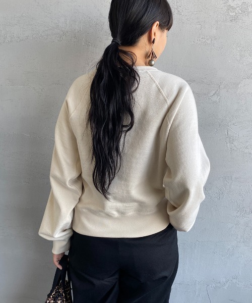 AMERICANA（アメリカーナ）の「【STORY 12月号掲載】[Americana×JEANS FACTORY/アメリカーナ×ジーンズファクトリー] 別注 クラシックロゴプリント クルーネックスウェット（スウェット・レディース・アイボリー/チョコ/グリーン・ONE SIZE）」の10枚目の写真