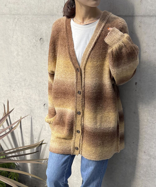 fredy emue(フレディエミュ)の「グラデーションニットカーディガン(カーディガン/ボレロ・レディース・ベージュ系その他/ブルー系その他/ピンク系その他・38)」の17枚目の写真