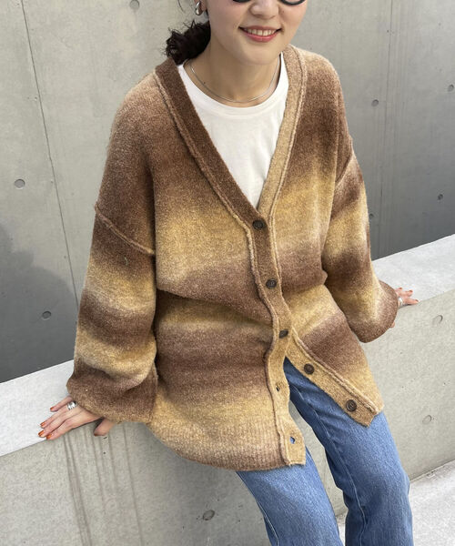 fredy emue(フレディエミュ)の「グラデーションニットカーディガン(カーディガン/ボレロ・レディース・ベージュ系その他/ブルー系その他/ピンク系その他・38)」の7枚目の写真