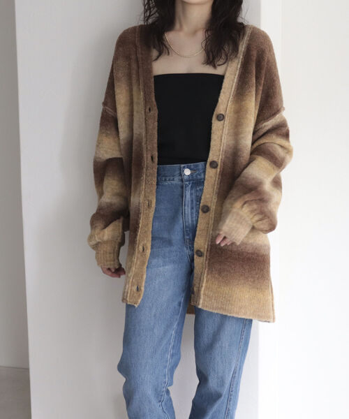 fredy emue(フレディエミュ)の「グラデーションニットカーディガン(カーディガン/ボレロ・レディース・ベージュ系その他/ブルー系その他/ピンク系その他・38)」の22枚目の写真