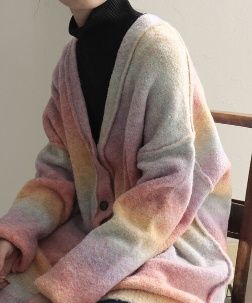 fredy emue(フレディエミュ)の「グラデーションニットカーディガン(カーディガン/ボレロ・レディース・ベージュ系その他/ブルー系その他/ピンク系その他・38)」の3枚目の写真
