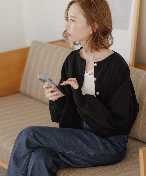 mysty woman(ミスティウーマン)の「【harekoさんコラボ】スーパーボリュームスリーブカーディガン 164687(カーディガン/ボレロ・レディース・ブラック/ベージュ/パープル/アイボリー・FREE)」の2枚目の写真