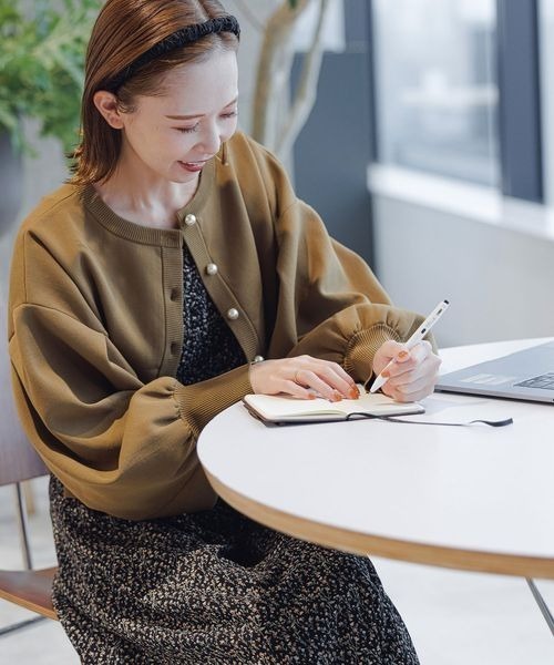 mysty woman(ミスティウーマン)の「【harekoさんコラボ】スーパーボリュームスリーブカーディガン 164687(カーディガン/ボレロ・レディース・ブラック/ベージュ/パープル/アイボリー・FREE)」の9枚目の写真