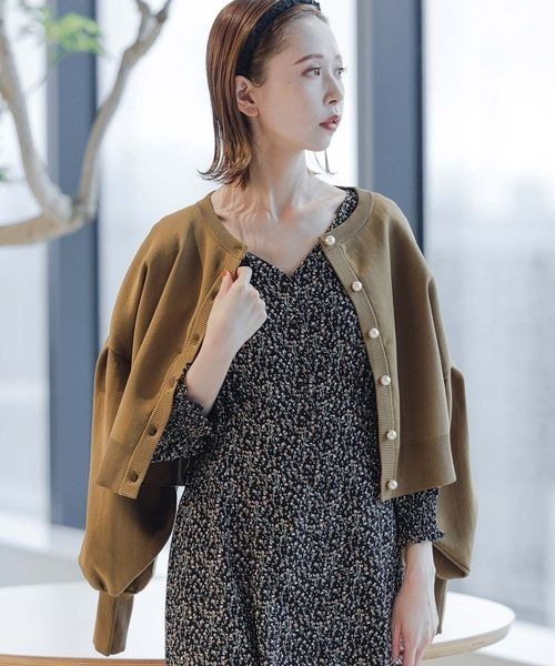 mysty woman(ミスティウーマン)の「【harekoさんコラボ】スーパーボリュームスリーブカーディガン 164687(カーディガン/ボレロ・レディース・ブラック/ベージュ/パープル/アイボリー・FREE)」の21枚目の写真