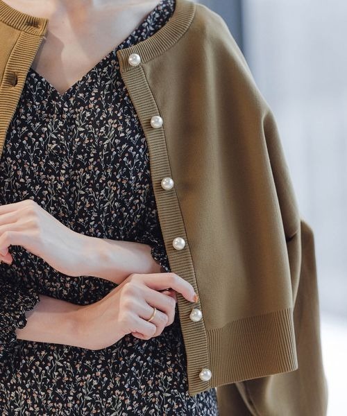 mysty woman(ミスティウーマン)の「【harekoさんコラボ】スーパーボリュームスリーブカーディガン 164687(カーディガン/ボレロ・レディース・ブラック/ベージュ/パープル/アイボリー・FREE)」の17枚目の写真