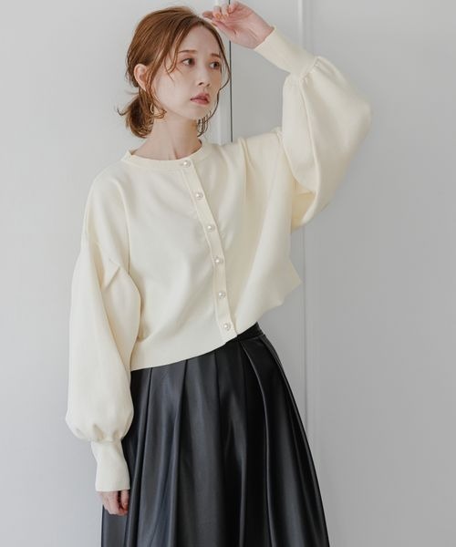 mysty woman(ミスティウーマン)の「【harekoさんコラボ】スーパーボリュームスリーブカーディガン 164687(カーディガン/ボレロ・レディース・ブラック/ベージュ/パープル/アイボリー・FREE)」の6枚目の写真