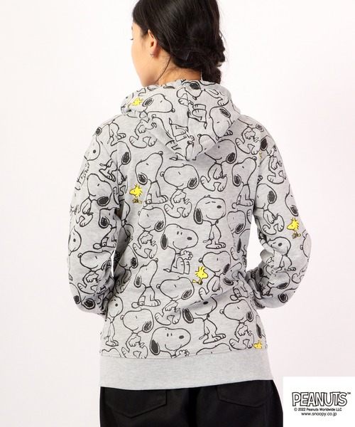 PEANUTS(ピーナッツ)の「PEANUTS スヌーピー スウェット パーカー 裏毛(パーカー・レディース・ブラック/杢グレー/ネイビー/チャコール・L/M/S)」の11枚目の写真