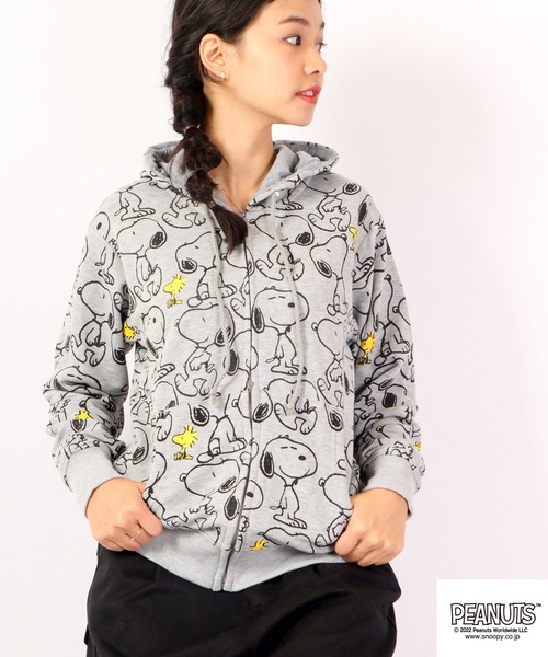 PEANUTS(ピーナッツ)の「PEANUTS スヌーピー スウェット パーカー 裏毛(パーカー・レディース・ブラック/杢グレー/ネイビー/チャコール・L/M/S)」の9枚目の写真
