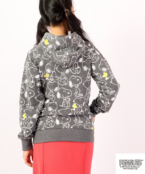 PEANUTS(ピーナッツ)の「PEANUTS スヌーピー スウェット パーカー 裏毛(パーカー・レディース・ブラック/杢グレー/ネイビー/チャコール・L/M/S)」の14枚目の写真