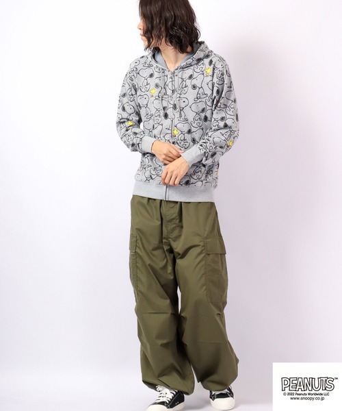 PEANUTS(ピーナッツ)の「PEANUTS スヌーピー スウェット パーカー 裏毛(パーカー・レディース・ブラック/杢グレー/ネイビー/チャコール・L/M/S)」の21枚目の写真