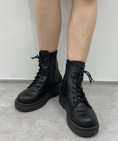 kutir（クティール）の「レースアップブーツ（ブーツ・レディース・ブラック/ベージュ/ブラウン・SMALL/MEDIUM/LARGE/X-LARGE）」の2枚目の写真