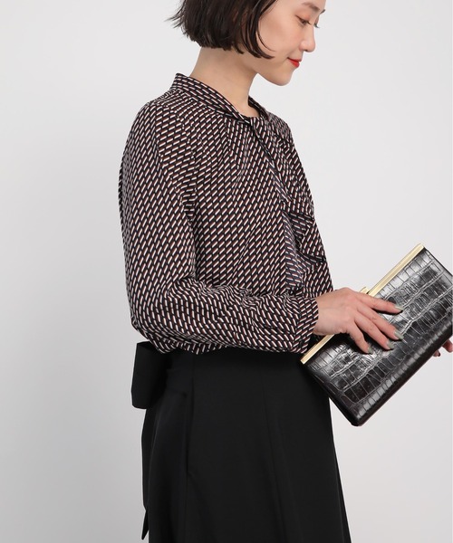 PICCIN（ピッチン）の「ミニ幾何学とろみブラウス（シャツ/ブラウス・レディース・オフホワイト/ネイビー・M）」の7枚目の写真