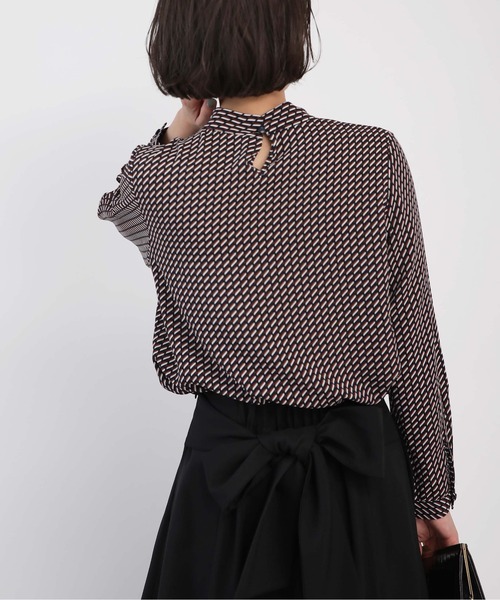 PICCIN（ピッチン）の「ミニ幾何学とろみブラウス（シャツ/ブラウス・レディース・オフホワイト/ネイビー・M）」の6枚目の写真