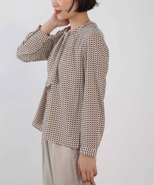 PICCIN（ピッチン）の「ミニ幾何学とろみブラウス（シャツ/ブラウス・レディース・オフホワイト/ネイビー・M）」の15枚目の写真