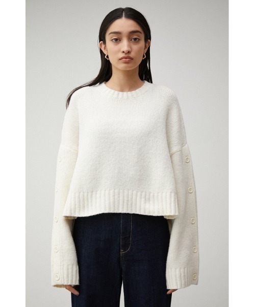 AZUL by moussy（アズールバイマウジー）の「2WAY BUTTON DESIGN SLEEVE KNIT/2WAYボタンデザインスリーブニット（ニット/セーター・レディース・オフホワイト/グレー/ネイビー・FREE）」の8枚目の写真