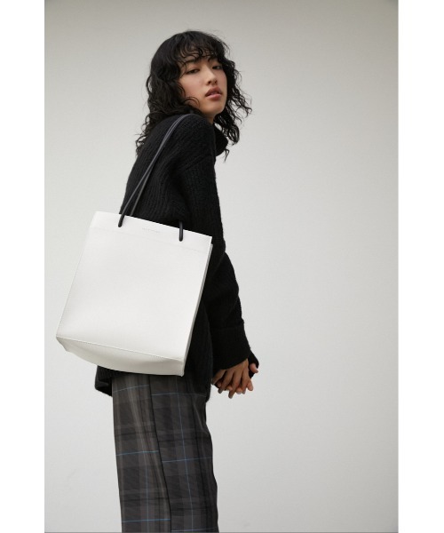 AZUL by moussy(アズールバイマウジー)の「NARROW HANDLE SHOPPER BAG Ⅲ/ナローハンドルショッパーバッグⅢ(トートバッグ・レディース・ブラック/ライトグリーン/アイボリー/オレンジ/ホワイト系その他・FREE)」の14枚目の写真