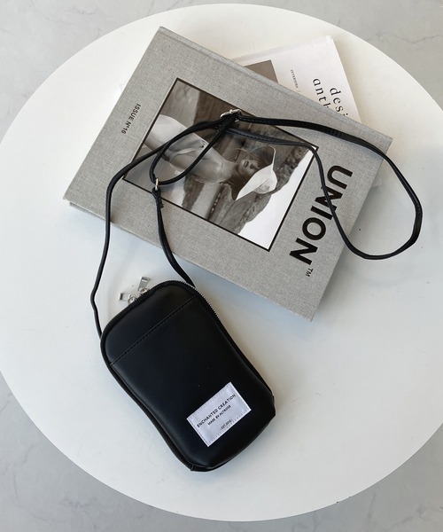 AS KNOW AS plus（アズノゥアズプラス）の「○シード マルチショルダーバッグ（ショルダーバッグ・レディース・グレー/アイボリー/ブラック・FREE）」の4枚目の写真